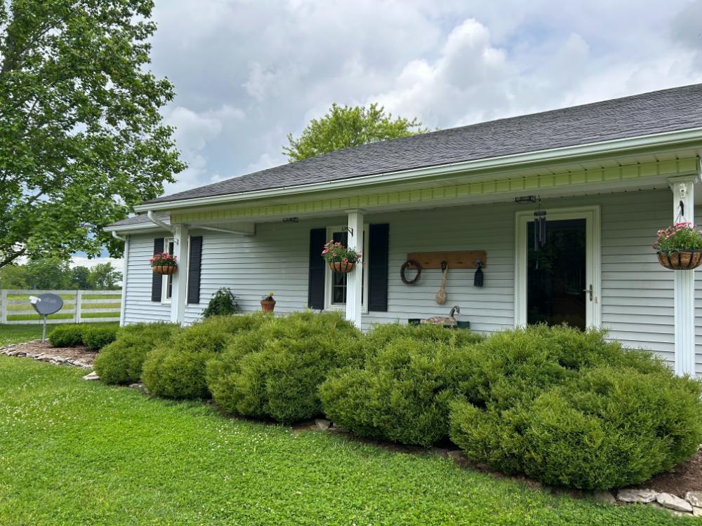 Soft Wash Vinyl Siding in Versailles, KY
